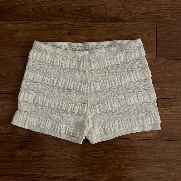 White Ruffled Shorts - Picture 3 of 5